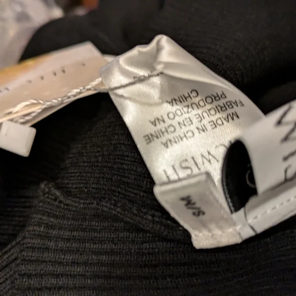 Chic Wish Black Sweater with Bow Detailsize Small - Picture 9 of 10